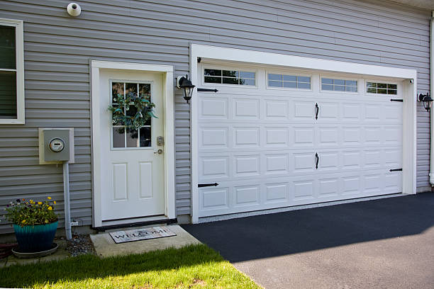 24/7 Emergency Garage Door Panel Replacement experts in Snyder County County, PA